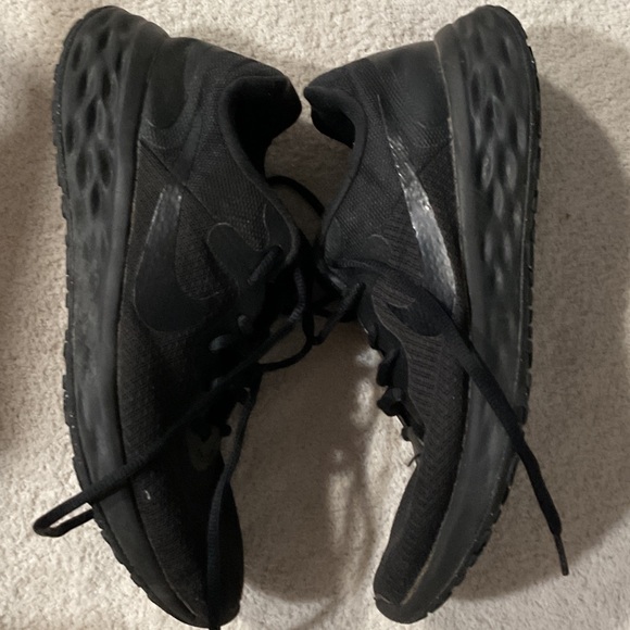 Nike  Black Athletic Shoes - Picture 5 of 5